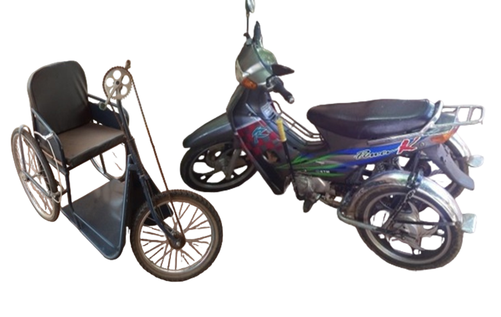 Tricycle à pédalier et tricycle à moteur:
